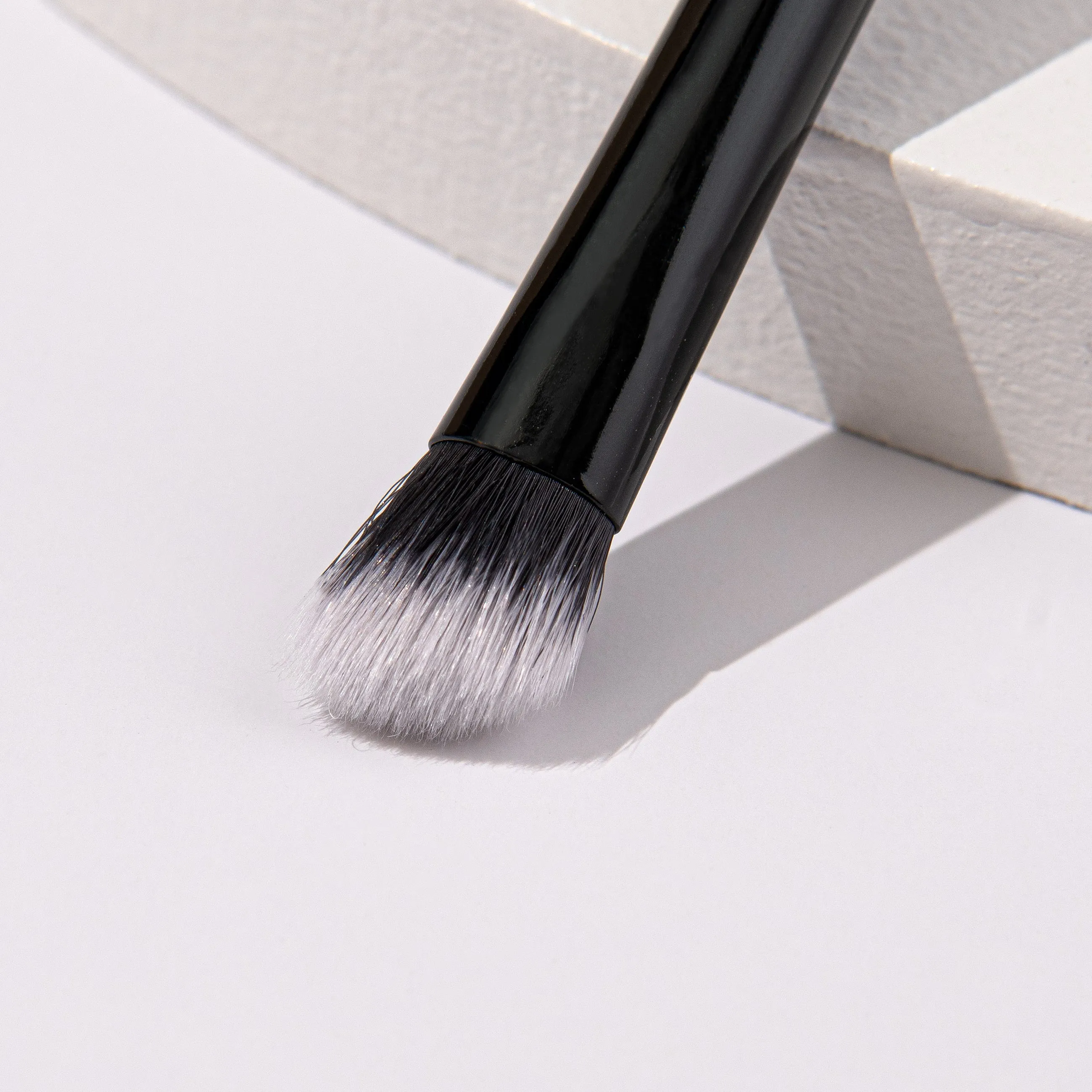 Precise Angled Blending Brush M56